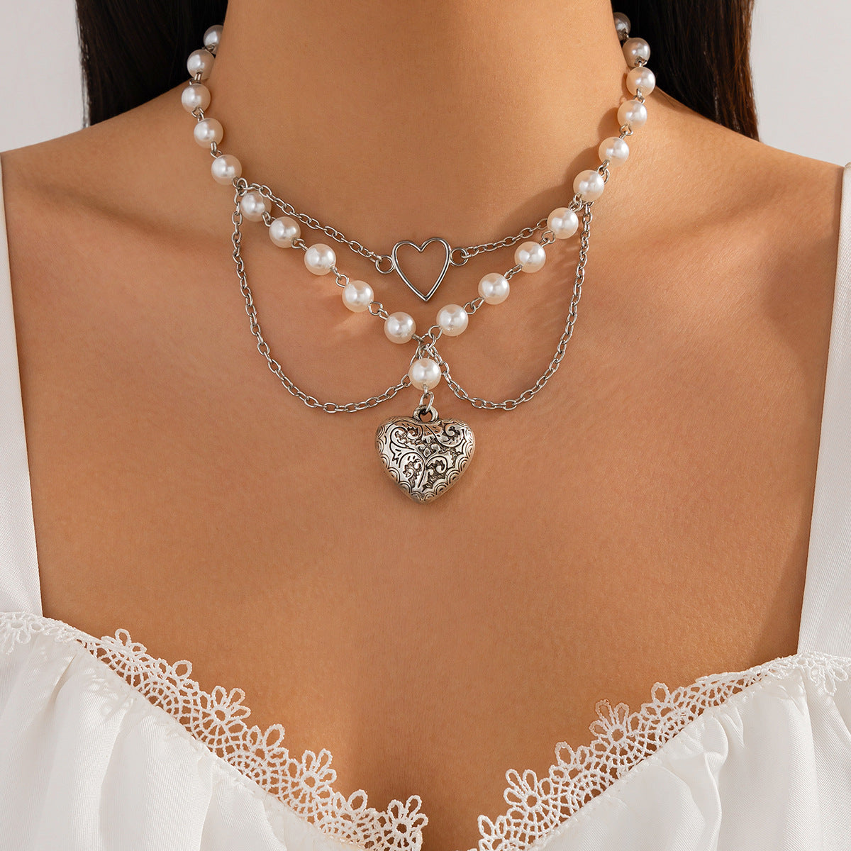 Sweet and Edgy Heart Star Pendant Necklace with Tassels for Women Alloy Chain with Pearl-Like Beads