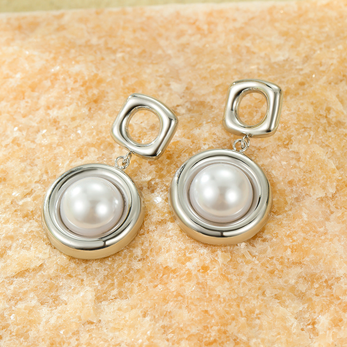 Orecchini a perno da donna minimalisti in acciaio inossidabile con pendente vuoto quadrato e rotondo impreziosito da perle
