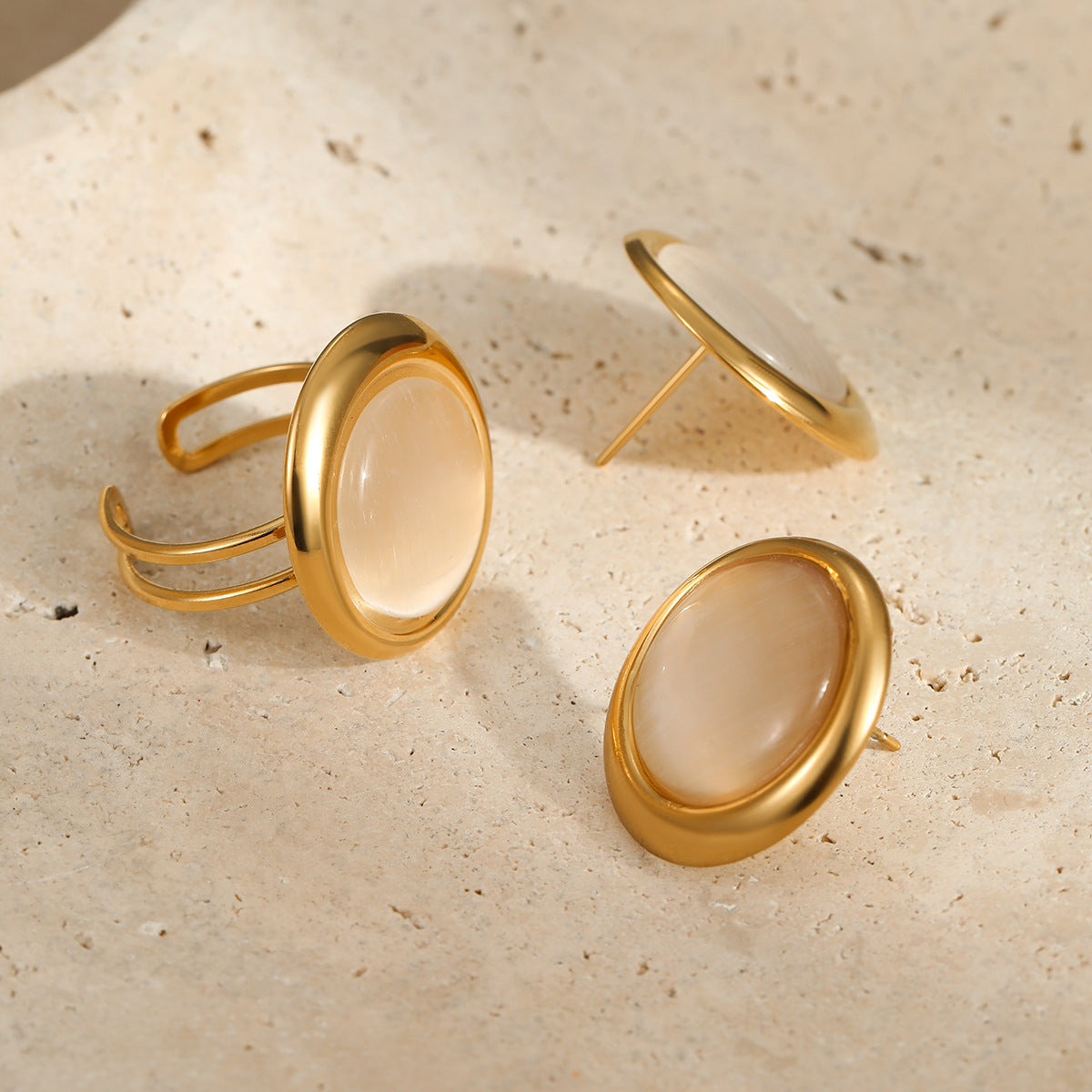Anillo y Pendientes Geométricos de Ojo de Gato de Lujo Vintage de Acero Inoxidable con Baño de Oro de 18K para Mujer