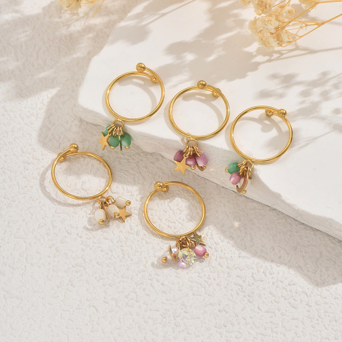 Anillo Abierto Geométrico para Mujer con Diseño de Estrella y Luna, Banda de Cobre con Incrustaciones de Perlas, Anillo de Dedo Minimalista de Moda para Dedo Índice
