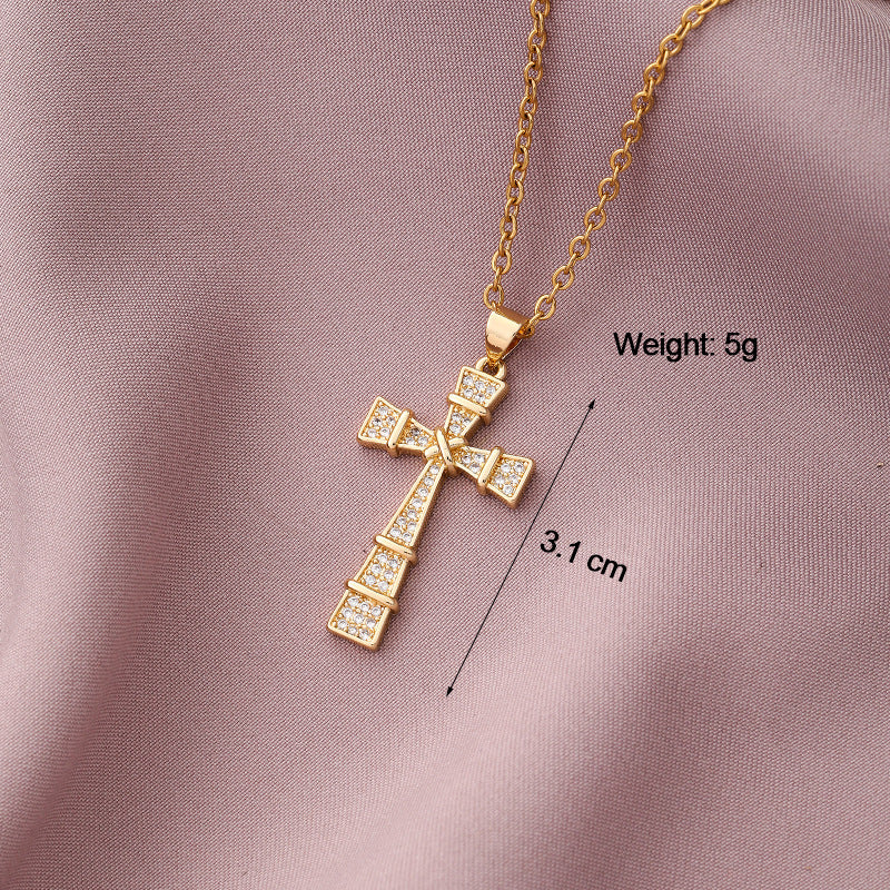 Collar Minimalista de Cobre con Colgante de Cruz e Incrustaciones de Pedrería en Cadena O para Uso Unisex