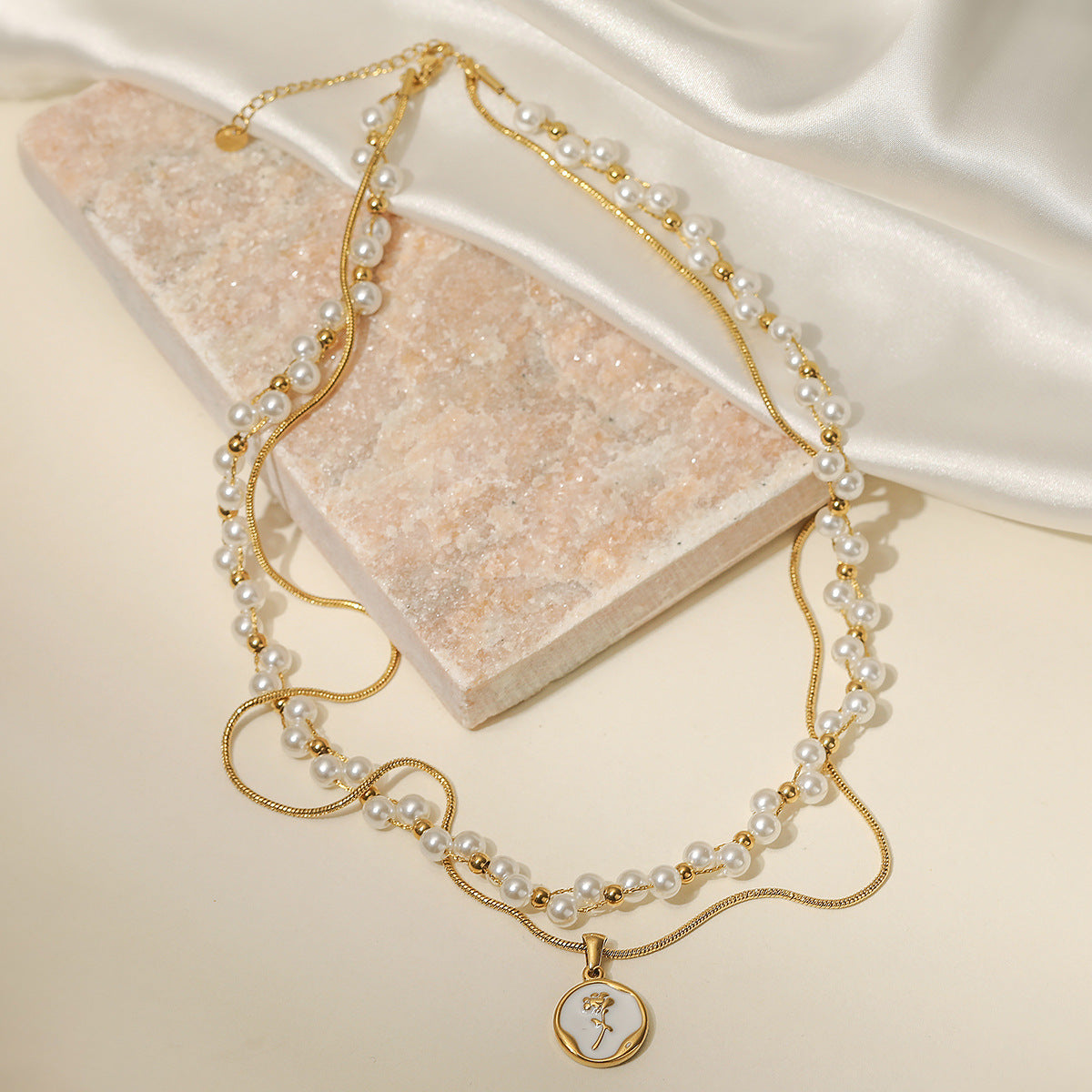 Vintage Fashion Geometric Stainless Steel Pearl Necklace for Women Layered Collar Chain
