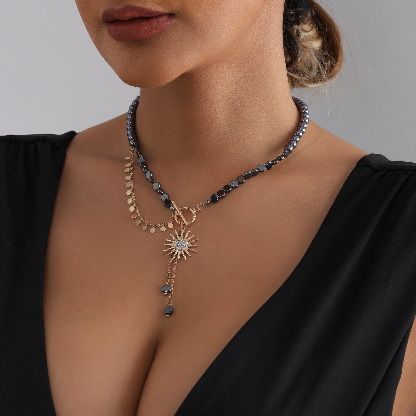 Black Gold Plated Geometric Sunflower Floral Alloy Pendant Necklace