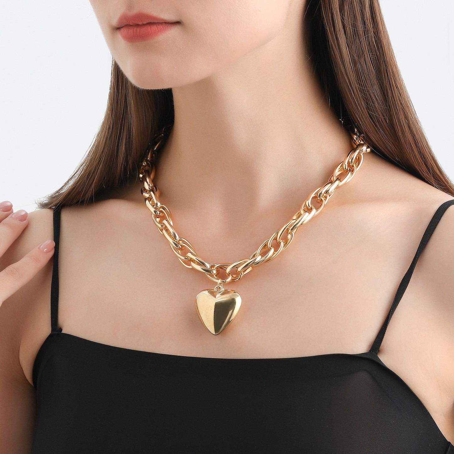 Minimalist Hollow-Out Oversized O-Link Necklace with Large Heart Pendant for Women