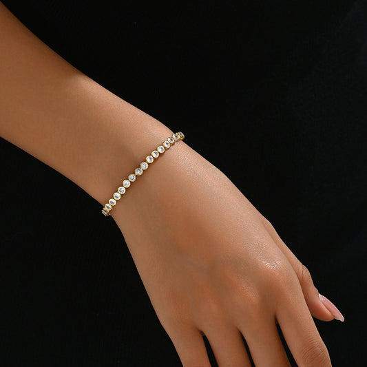 Pulsera geométrica minimalista, fresca y dulce para mujer, con incrustaciones de circonita sobre base de cobre chapada en oro de 18 quilates