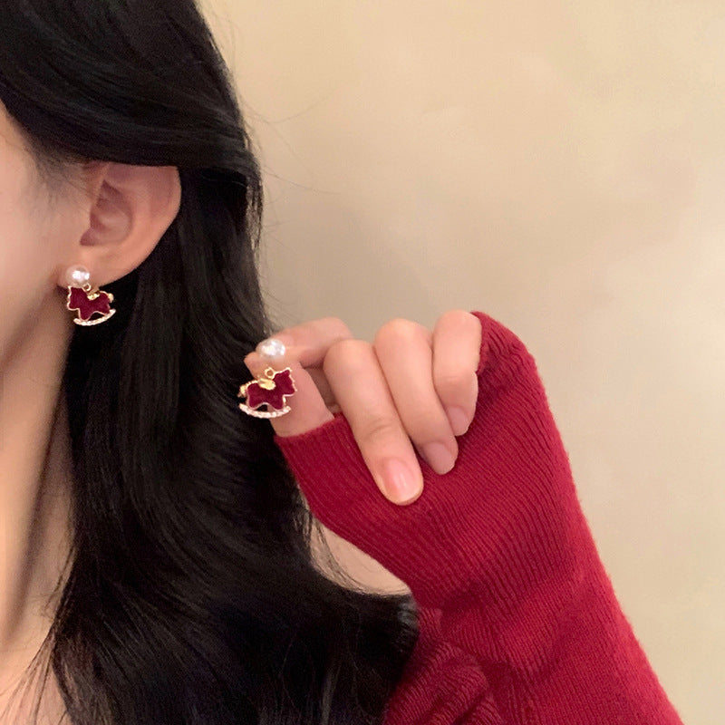 Pendientes de tuerca flocados con forma de caballo estilo lujo con perlas en plata de ley 925 bañada en oro de 18 quilates para mujer