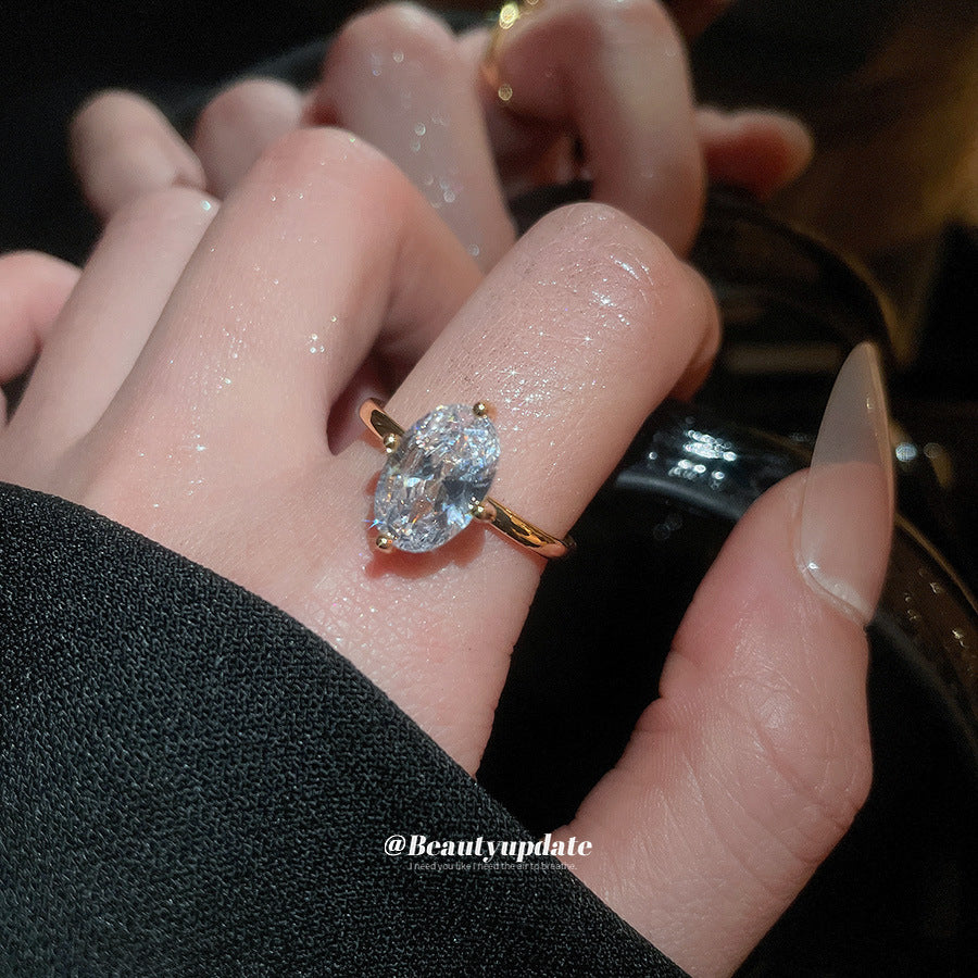 Anello aperto geometrico ovale minimalista di lusso con intarsio in zircone da donna, fascia versatile e alla moda per l'indice