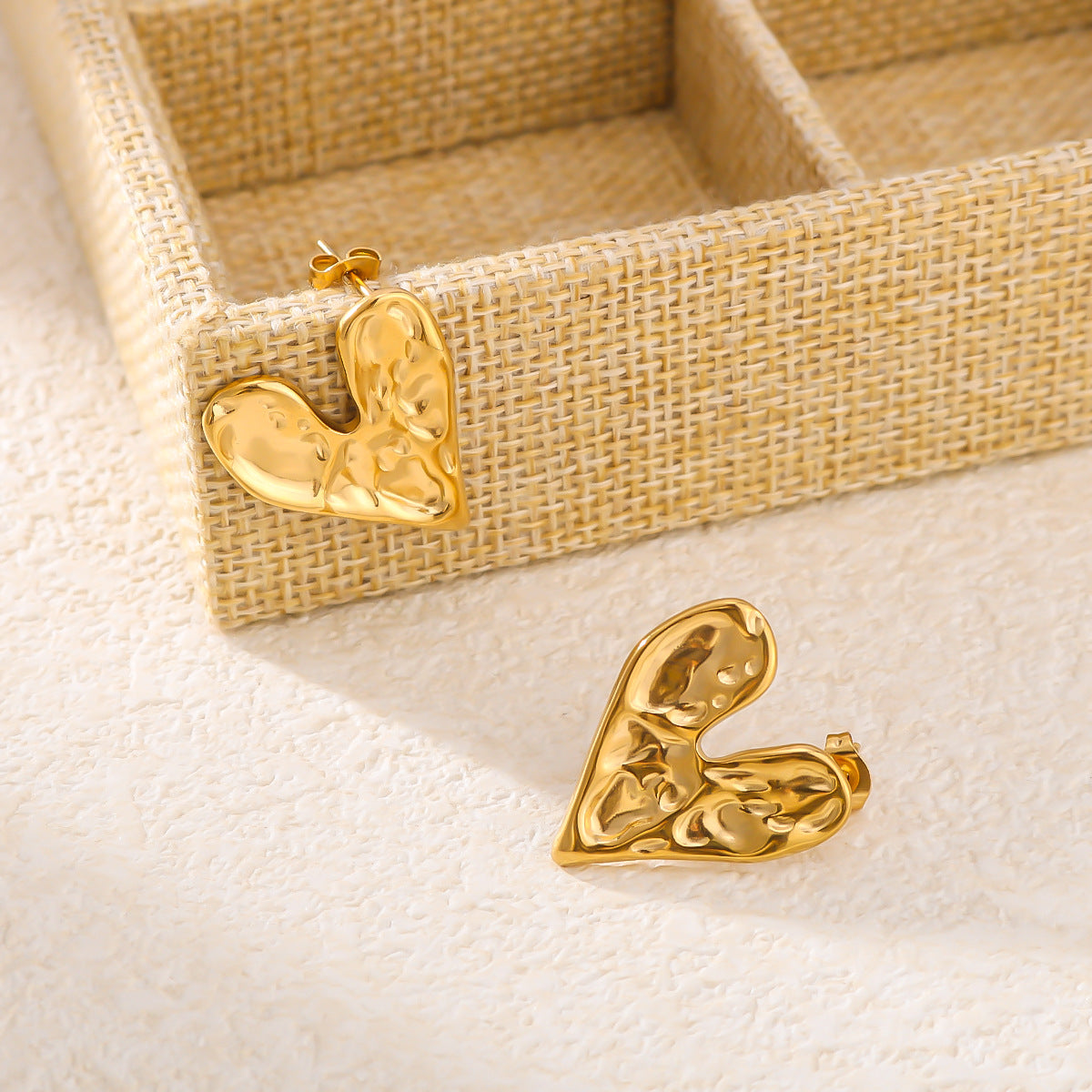 Elegant Heart-Shaped Stainless Steel Stud Earrings with 18K Gold Plating, Geometric Design, Minimalist INS-Inspired Women's Ear Jewelry