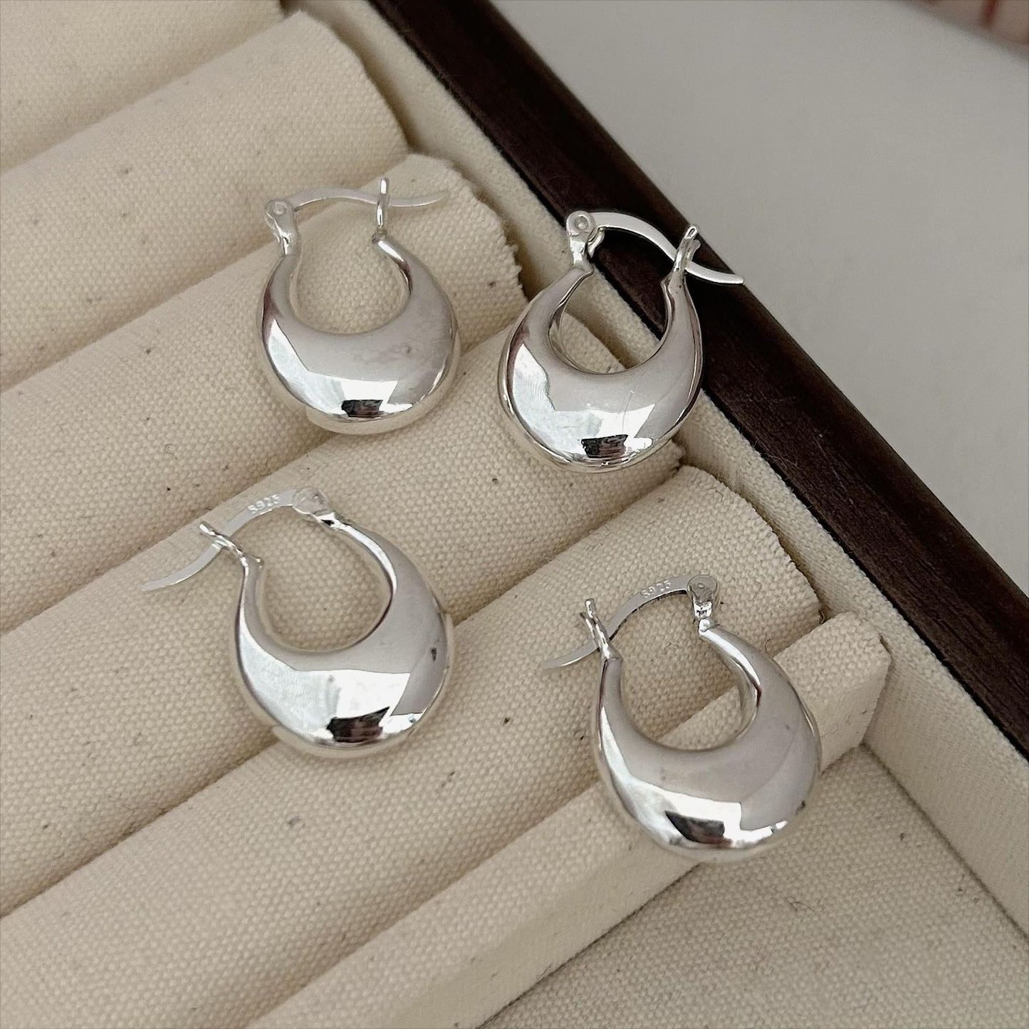 Pendientes de aro geométricos minimalistas en forma de U bañados en plata de ley 925 para mujer
