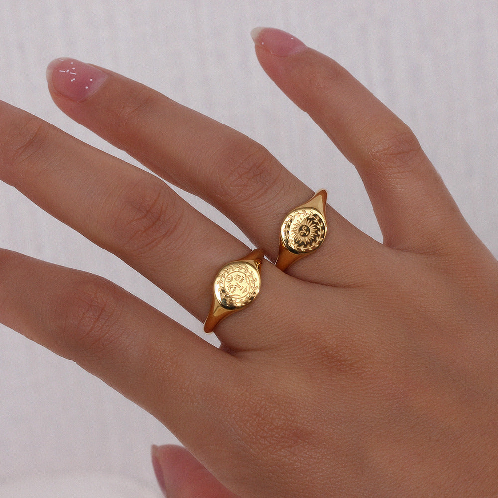 Anello da donna in acciaio inossidabile placcato oro 18 carati con motivo geometrico vintage a stelle e luna