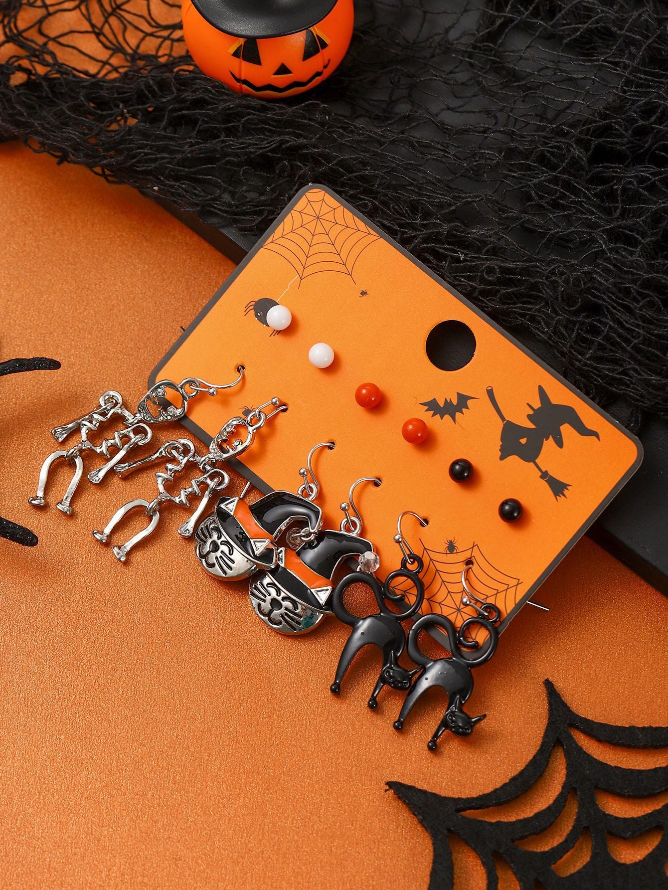 Juego de pendientes de tuerca de calabaza, fantasma y murciélago de Halloween estilo caricatura oscura en aleación con postes de acero inoxidable