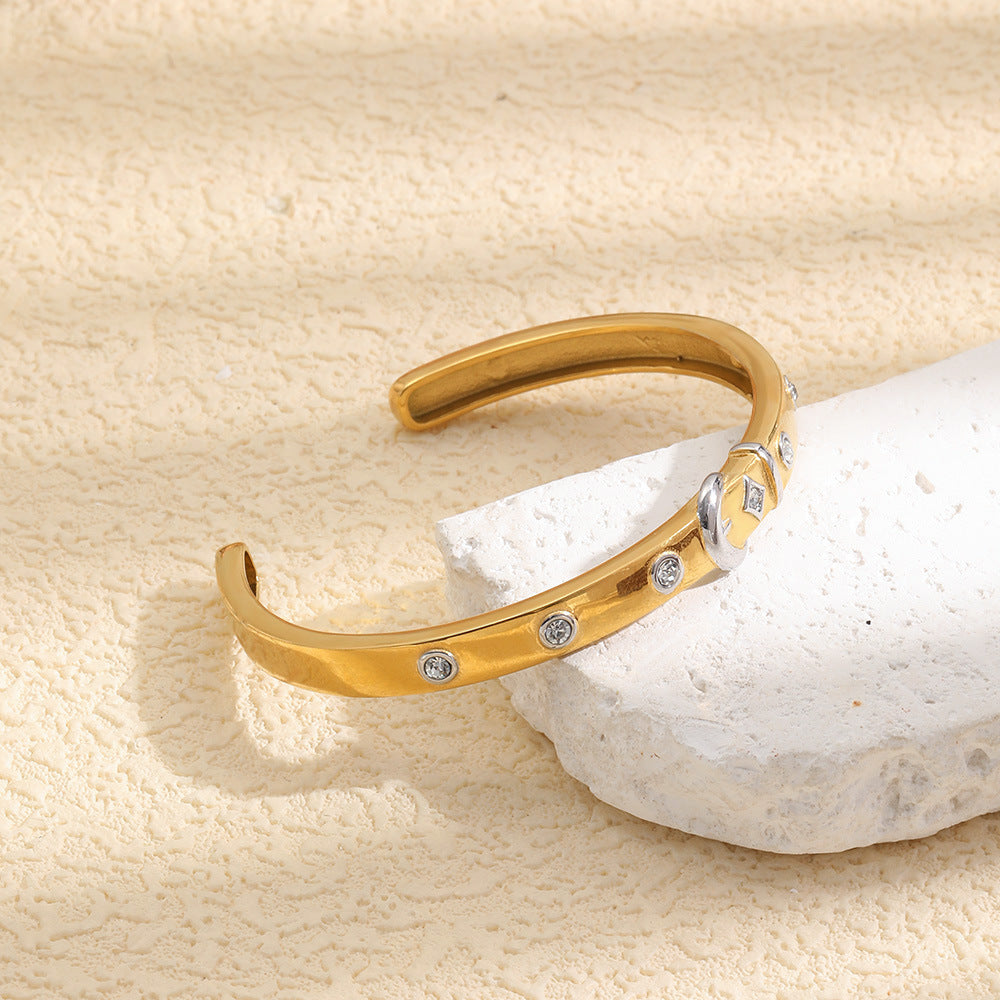 Minimalist Luxury 18K Gold Plated Stainless Steel Star Moon Rhinestone Bracelet for Women