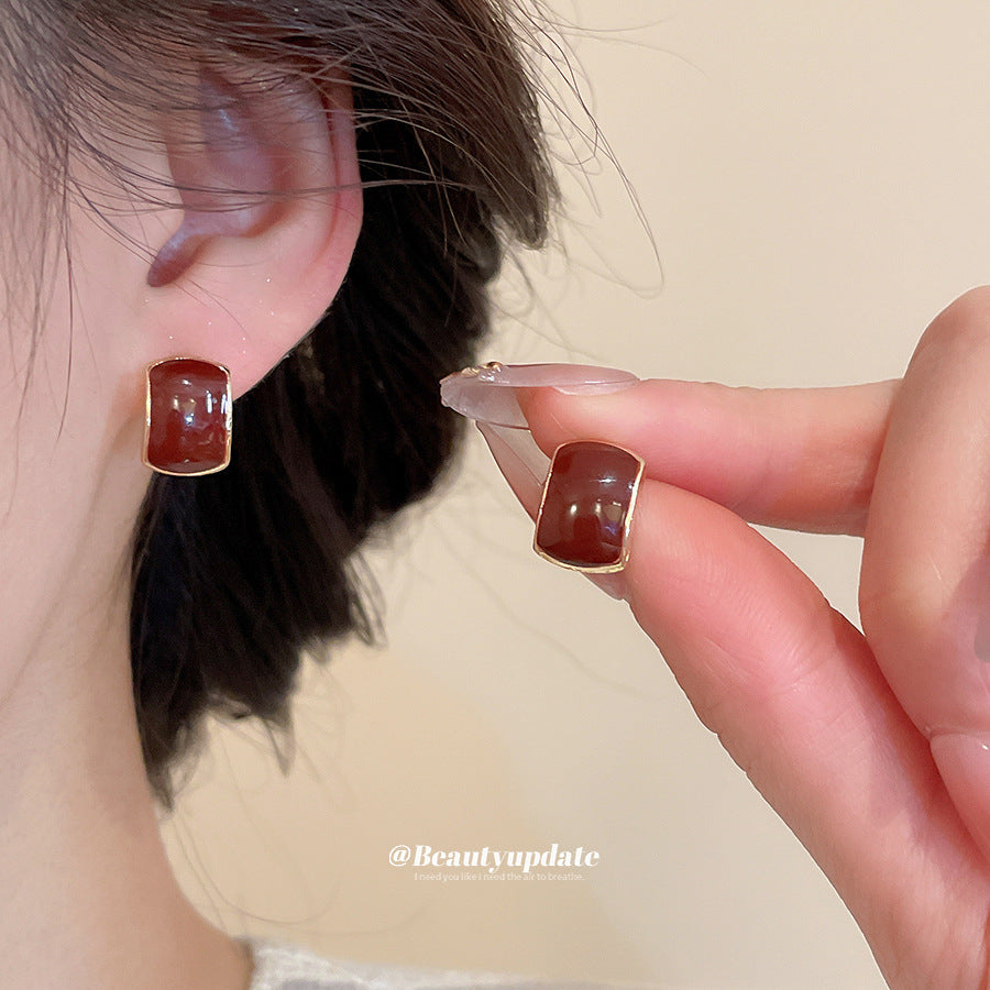 Aretes cuadrados minimalistas modernos de diseño geométrico para mujer con acabado esmaltado y base de aleación