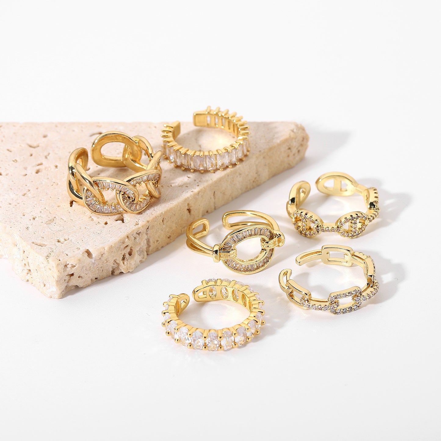 Anello da donna minimalista Boho in rame con intarsio di zirconi, fascia regolabile
