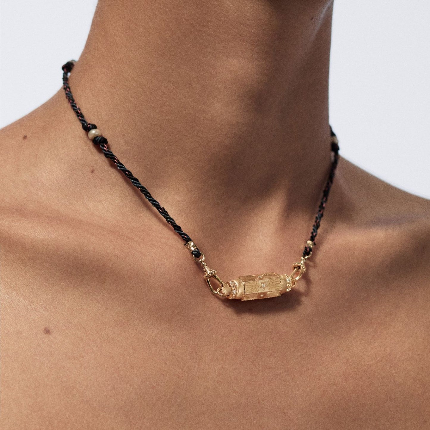 Collana Bohemien Geometrica con Ciondolo a Stella e Occhio in Rame Placcato Oro