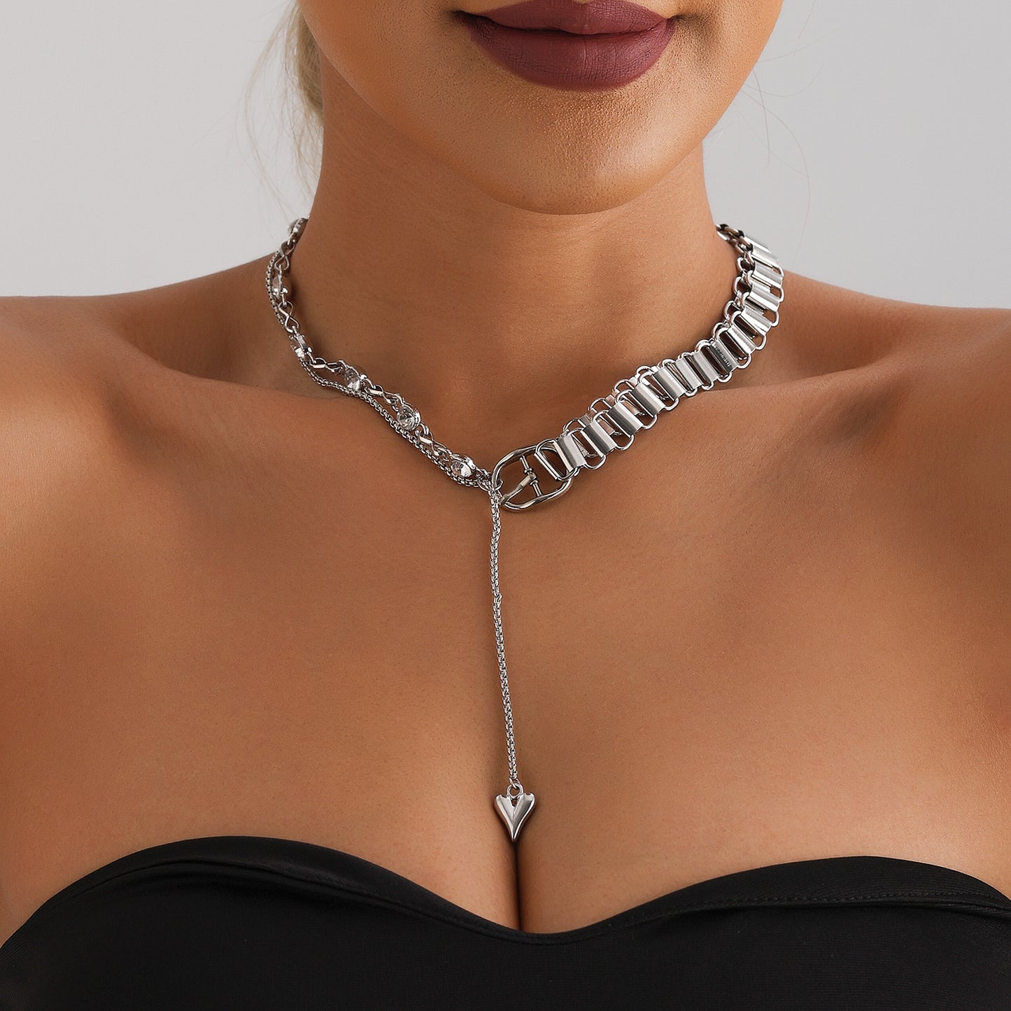 Minimalist Heart-Shaped Alloy Pendant Necklace with Tassel Detail and Rhodium Plating for Women