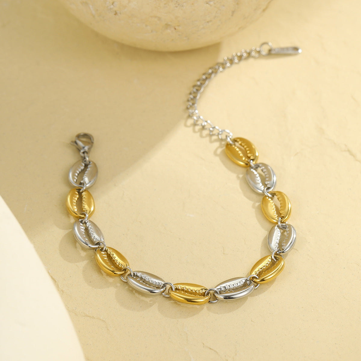 Collana Pendente a Conchiglia Cava alla Moda in Stile OL in Acciaio Inossidabile con Galvanotecnica per Donna