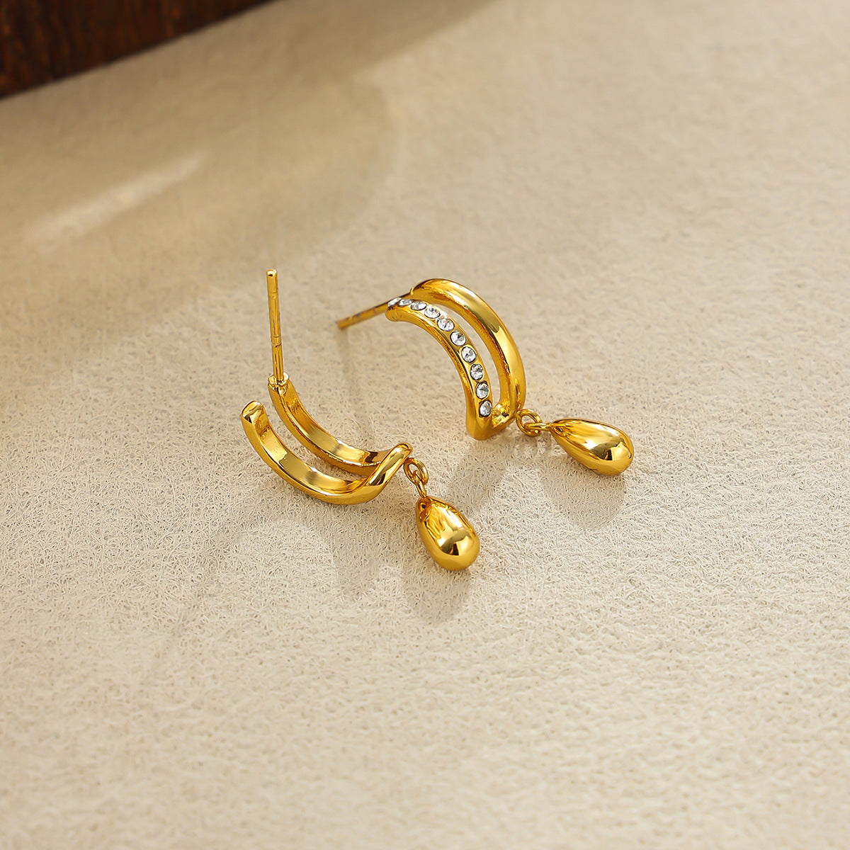 Elegant Minimalist Teardrop Geometric Rhinestone Inlaid PVD Coated Stainless Steel Earrings for Women
