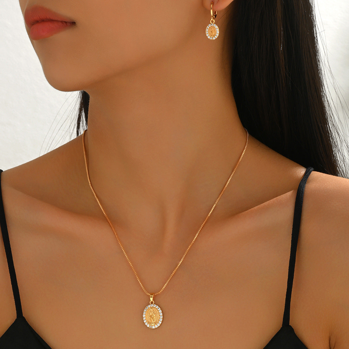 Conjunto de Collar con Colgante Geométrico Ovalado y Lineal Estilo Conmutador de Moda con Incrustaciones de Zirconia para Mujer
