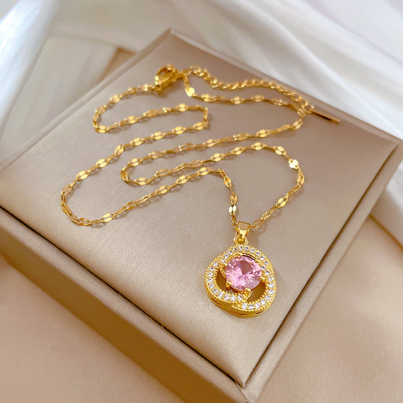 Collana con pendente a tre anelli floreale minimalista da donna in acciaio al titanio con finitura placcata e motivo lunare