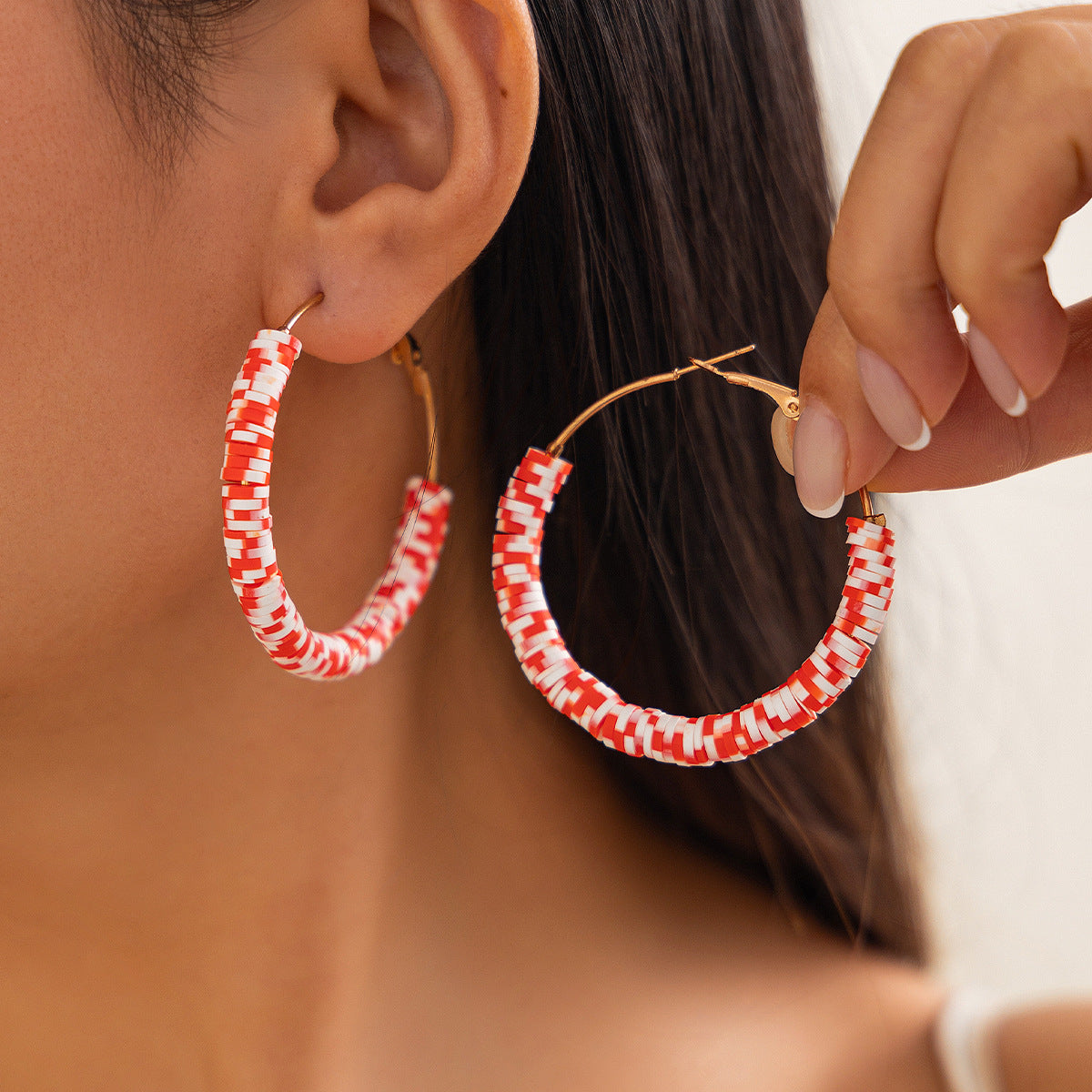 Pendientes de aro geométricos de cerámica con temática navideña y colgante de Papá Noel para mujer
