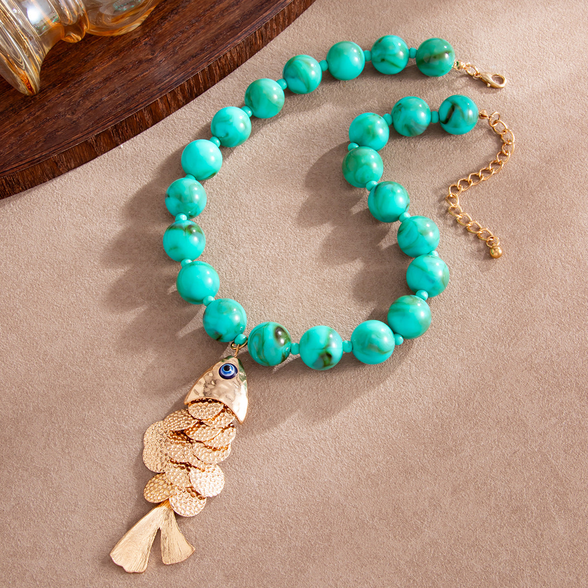 Bohemian Plated Zinc Alloy Fish Pendant Resin Necklace for Women