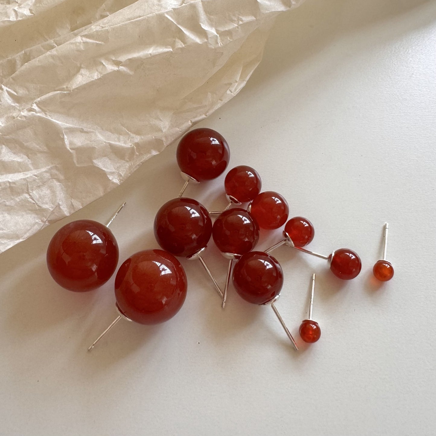 Pendientes Minimalistas Geométricos con Forma de Letra de Plata de Ley 925 con Incrustaciones de Ágata Roja para Mujer