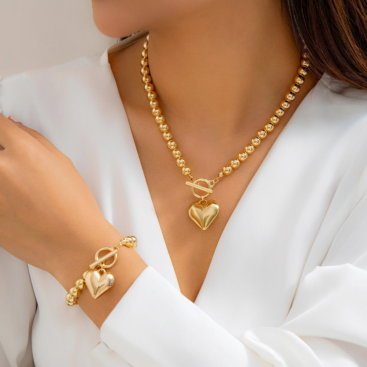 Geometric Heart-Shaped Alloy Pendant Necklace with Imitation Pearl Beads and Plated Finish for Women