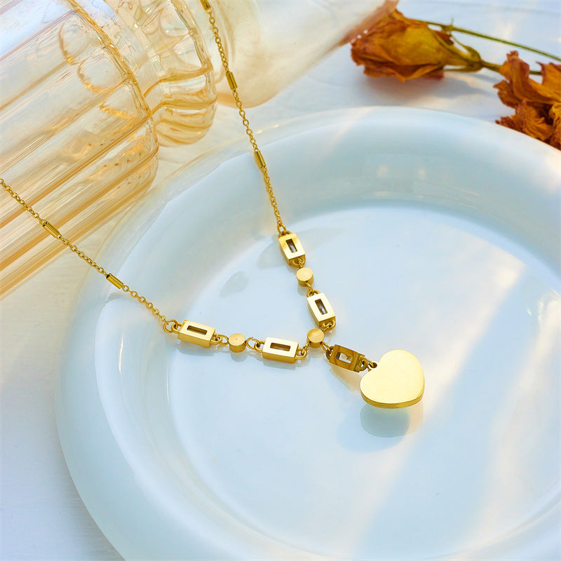 Vintage Elegant Rainbow Pearl Heart Pendant Necklace in Titanium Steel with Rhinestone Inlay and Plated Finish for Women