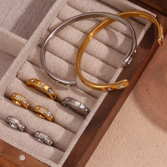 Anillo de Acero Inoxidable Minimalista Bañado en Oro de 18K con Estrella, Gota de Agua, Geométrico de Zirconia y Diamante Blanco para Mujer