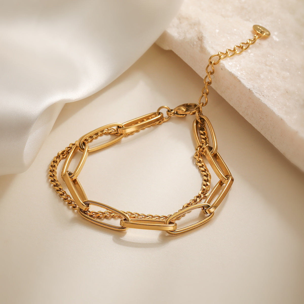 Minimalist Geometric Stainless Steel Bracelet for Women with 18K Gold Plating Fashionable Everyday Accessory