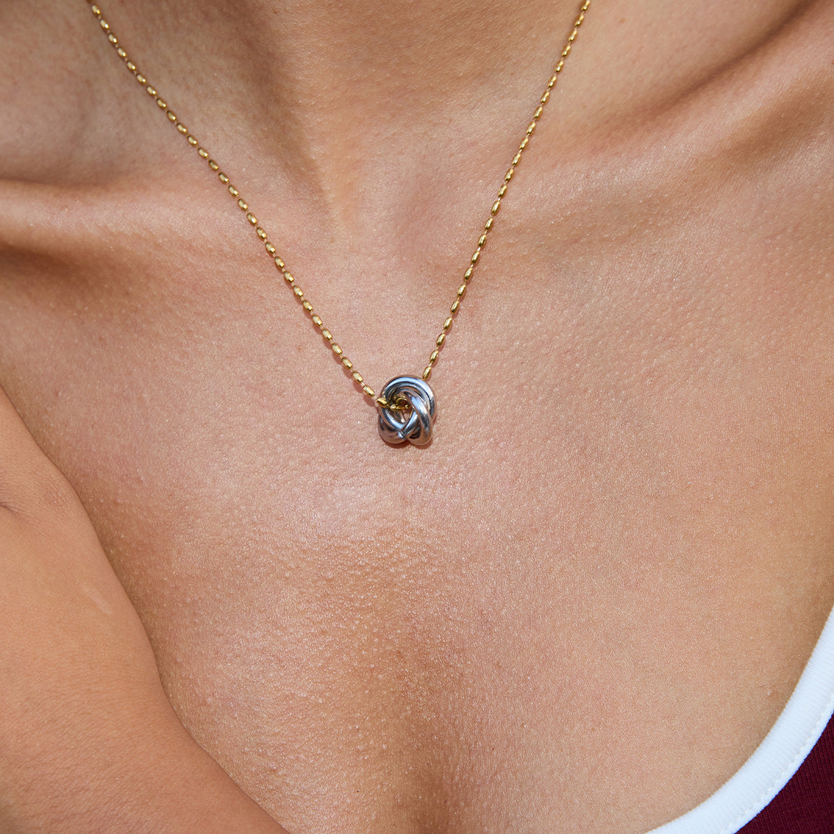 Collana Minimalista da Donna con Anelli Geometrici in Acciaio Inossidabile con Finitura Placcata