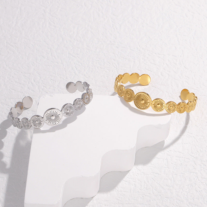 Pulsera rígida abierta geométrica vintage para mujer de acero de titanio con acabado chapado