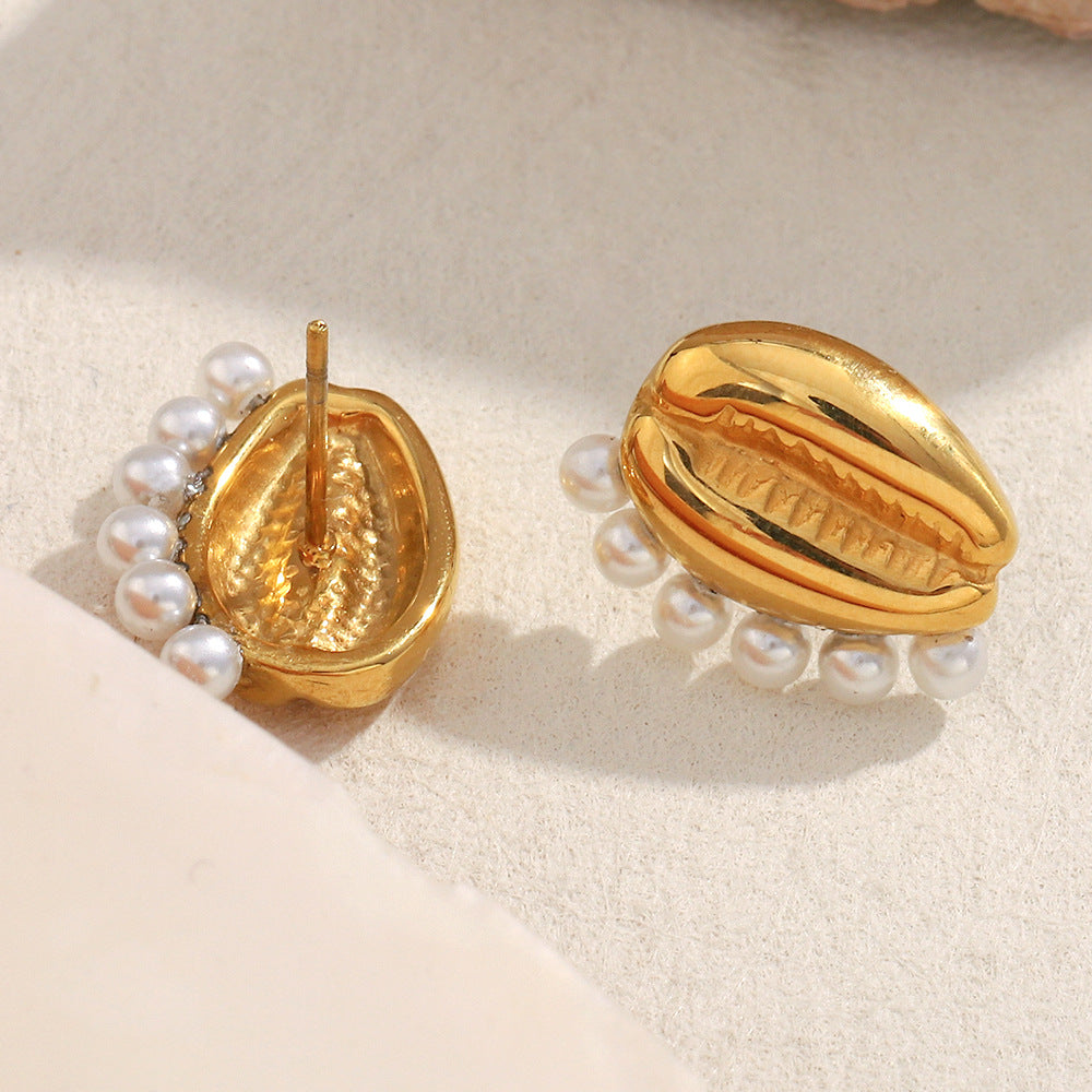 Orecchini a cerchio audaci in acciaio inossidabile con placcatura in oro 18 carati e perle simulate, da donna