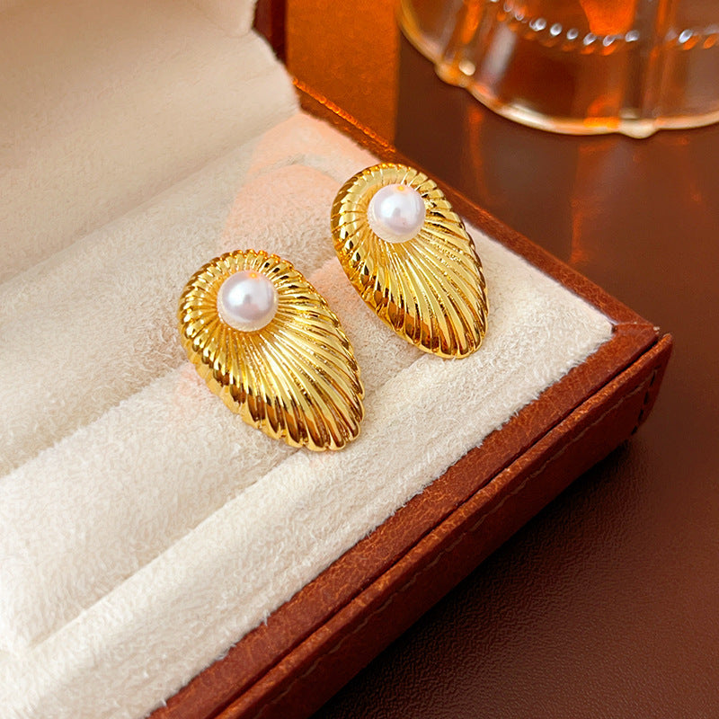 Pendientes colgantes de metal con acabado chapado, diseño floral geométrico de corazón, estilo vintage chic para mujer