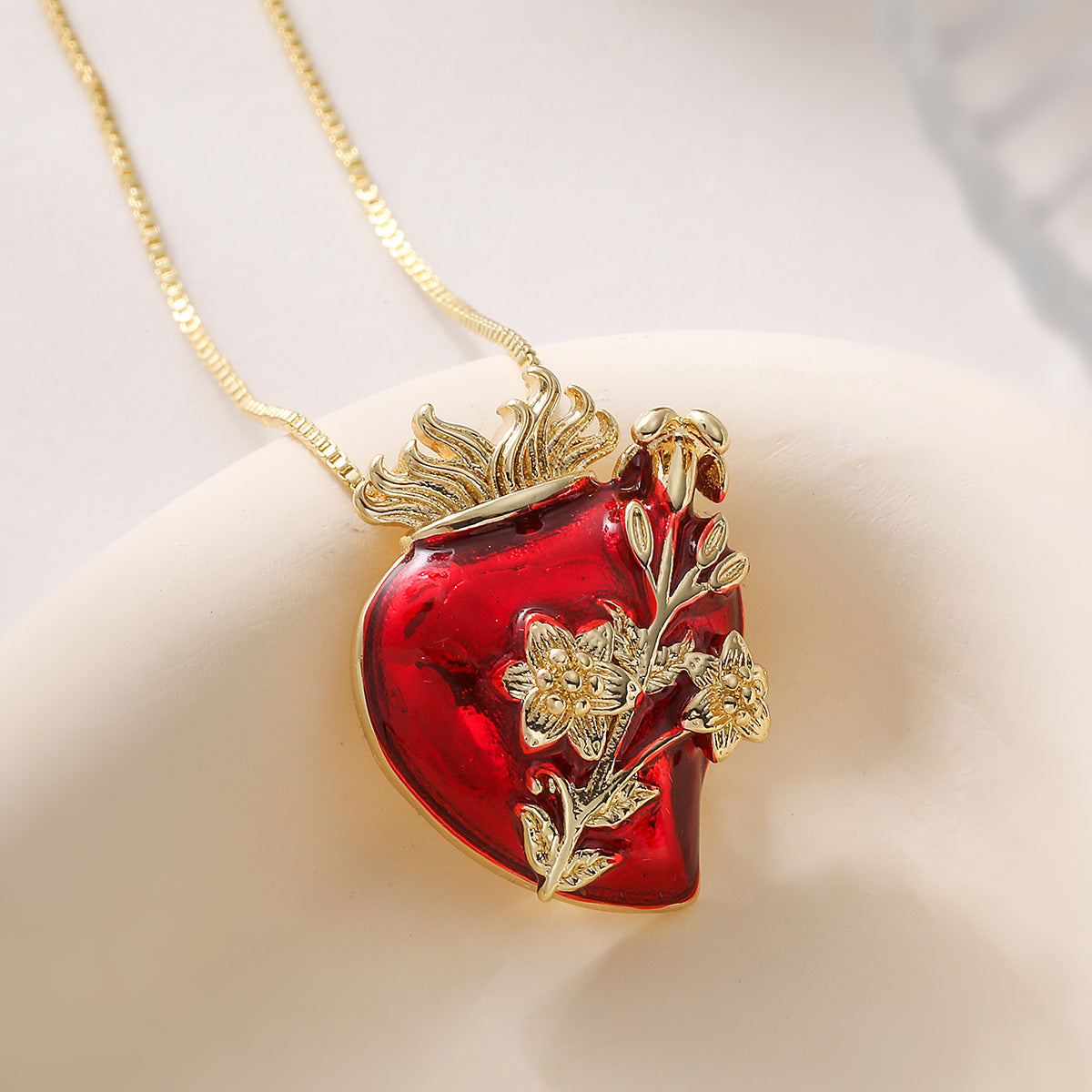 Vintage 18K Gold Plated Drip Oil Heart Pendant Necklace for Women