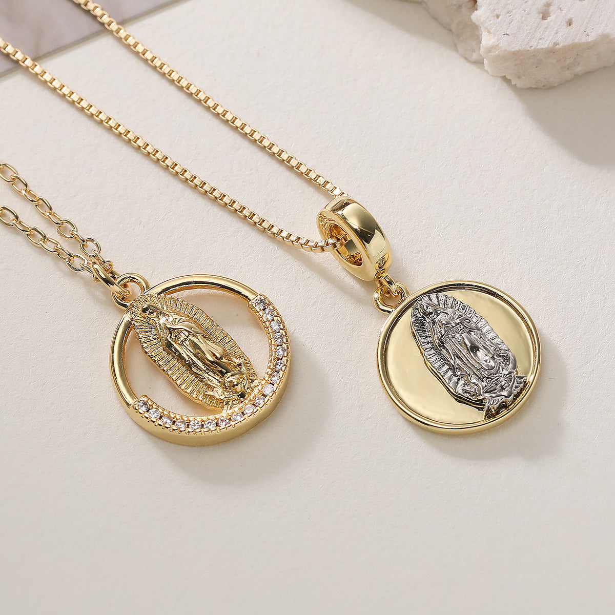 Vintage Minimalist Round Brass Gold Plated Cubic Zirconia Virgin Mary Pendant Necklace