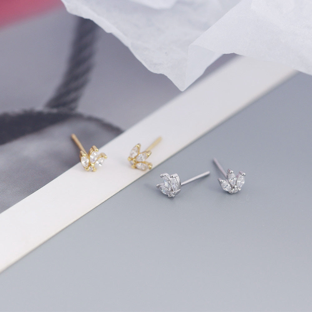Fashionable Crown-Shaped S925 Sterling Silver Stud Earrings for Women with Rhinestone Inlay and Geometric Design