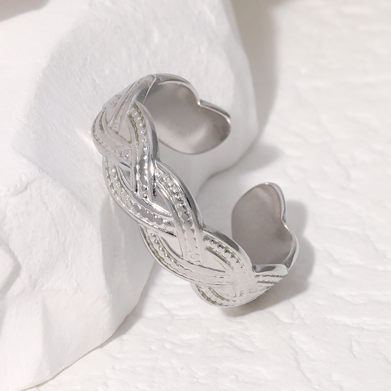 Anello in Acciaio al Titanio Vintage Aperto con Placcatura in Oro 18K e Design a Torsione da Donna