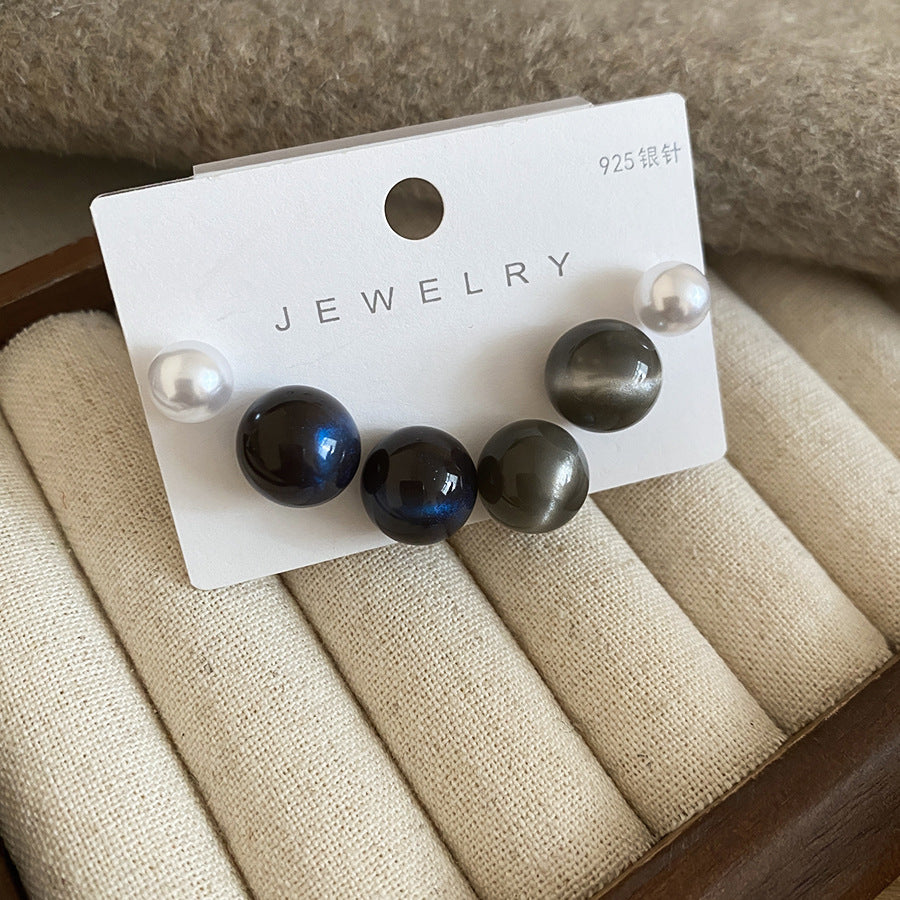 Orecchini a perno tondi moderni minimalistici in resina con perle e perni in argento 925 per donne