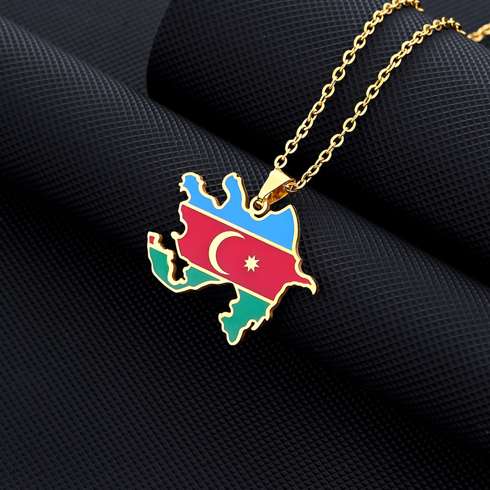 Collar con colgante de mapa y bandera de Azerbaiyán de acero de titanio esmaltado geométrico vintage étnico con cadena O para mujer