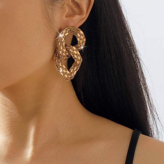 Orecchini a cerchio geometrici "Sweet and Edgy" con strass e dettaglio catena per donna