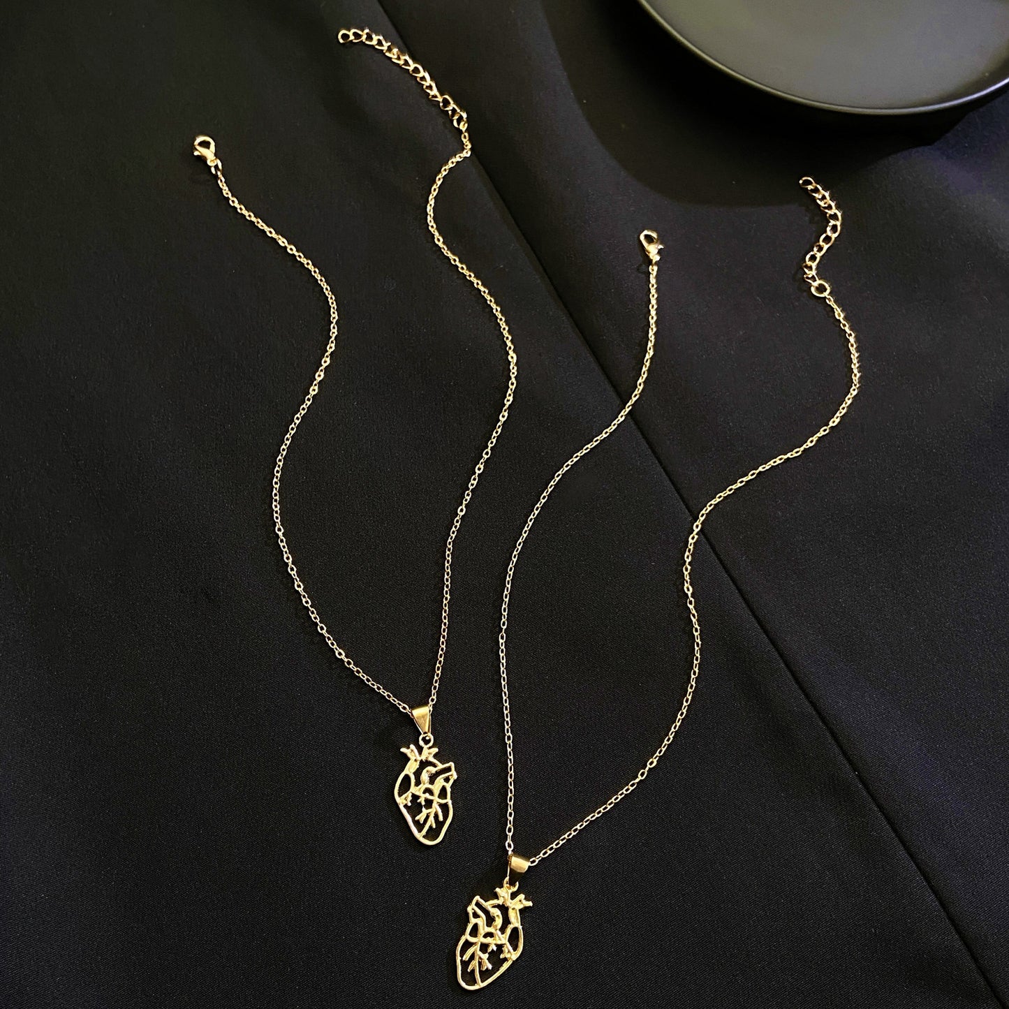 Collar Minimalista con Colgante de Corazón Hueco para Mujer, Cadena de Serpiente Chapada en Aleación, Joyería Casual de Moda