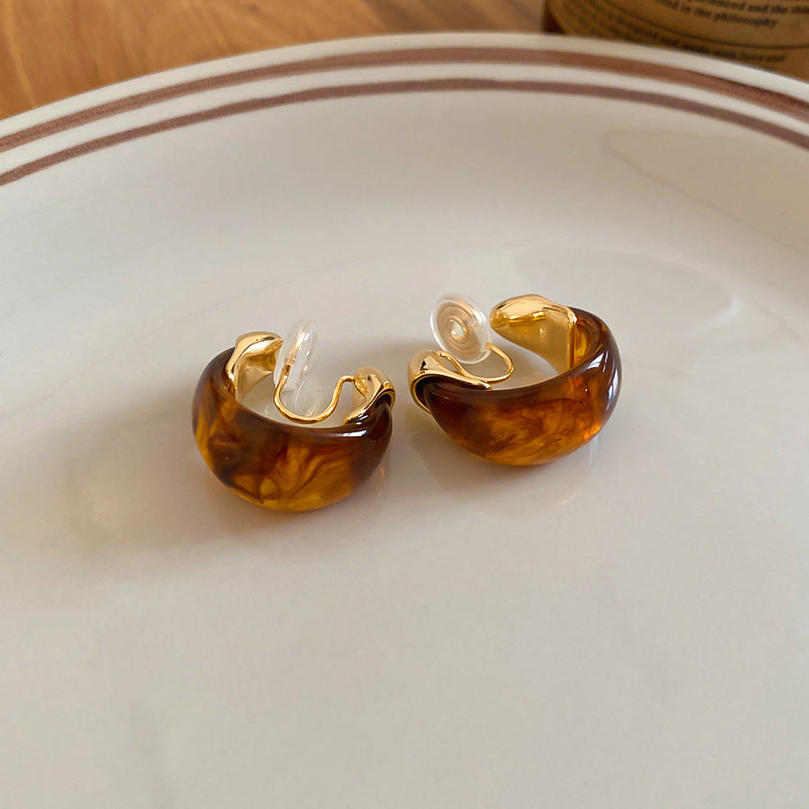 Retro Mahogany Style U-Shaped Resin Clip-On Earrings for Women with Plated Finish Lightweight Luxury Ear Jewelry