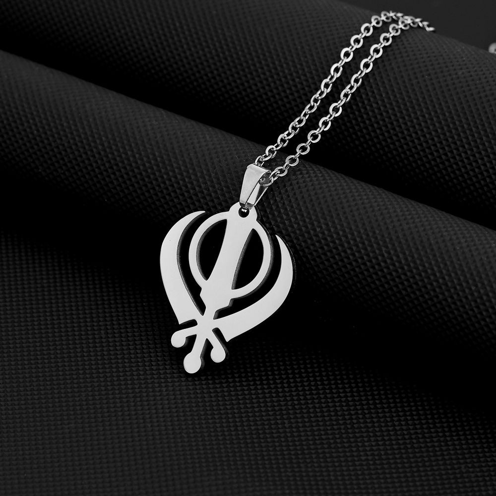 Collana con ciondolo geometrico vintage in acciaio inossidabile, charm in acciaio al titanio e finitura placcata su catena a O, unisex