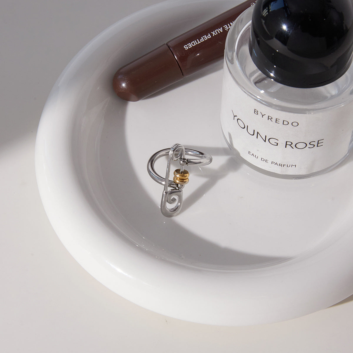 Anillo de acero inoxidable PVD redondo geométrico minimalista para mujer