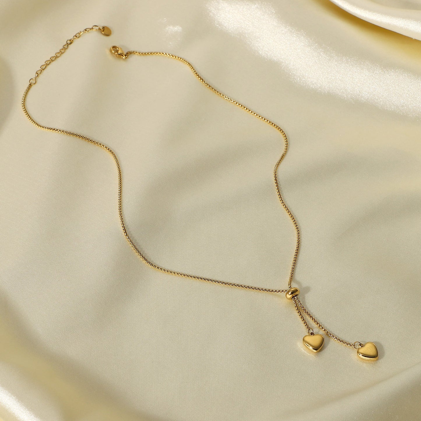 Collana Minimalista a Cuore in Acciaio al Titanio con Catena a Y Placcata Oro per Donna