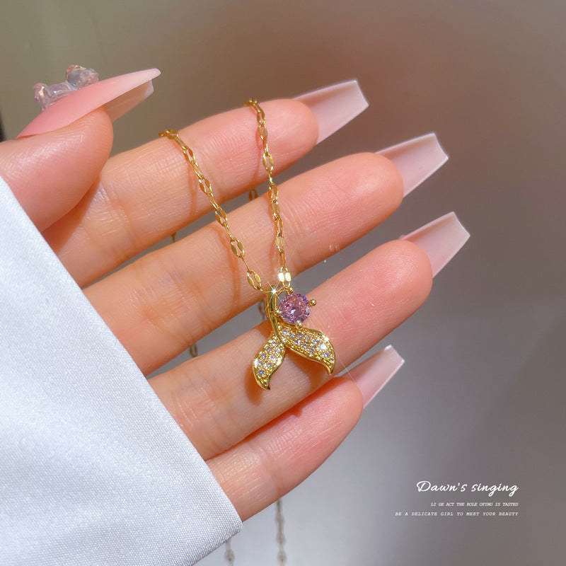 Luxury Titanium Steel Micro-Paved Rhinestone Fish Tail Pendant Necklace with Geometric Design for Women