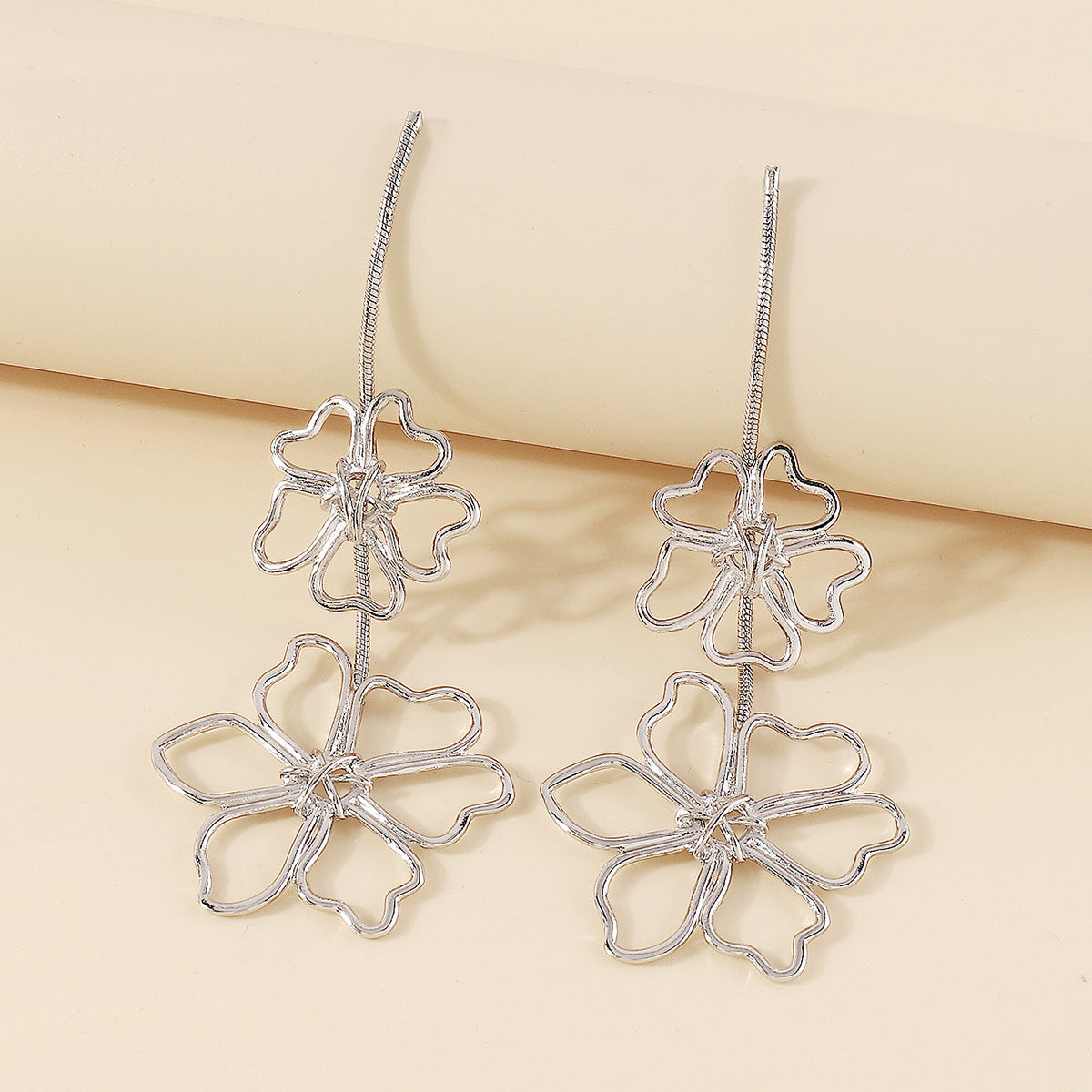 Collana Girocollo Floreale Vintage da Donna in Lega con Design Geometrico e Finitura Elettroplaccata