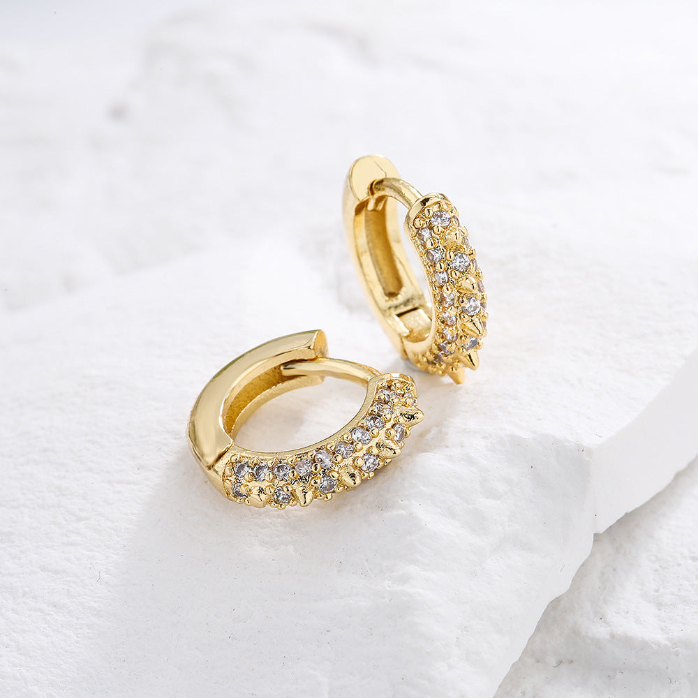 Orecchini geometrici minimalisti in rame con placcatura in oro 18 carati e zirconi micro-incastonati per donna
